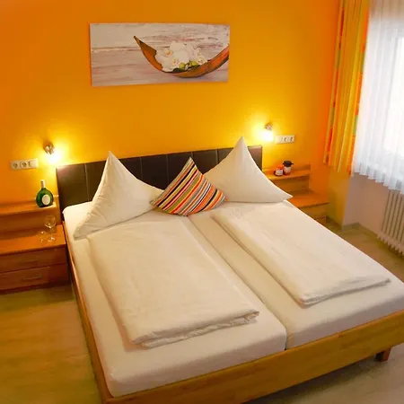 Zum Loewen Guest house